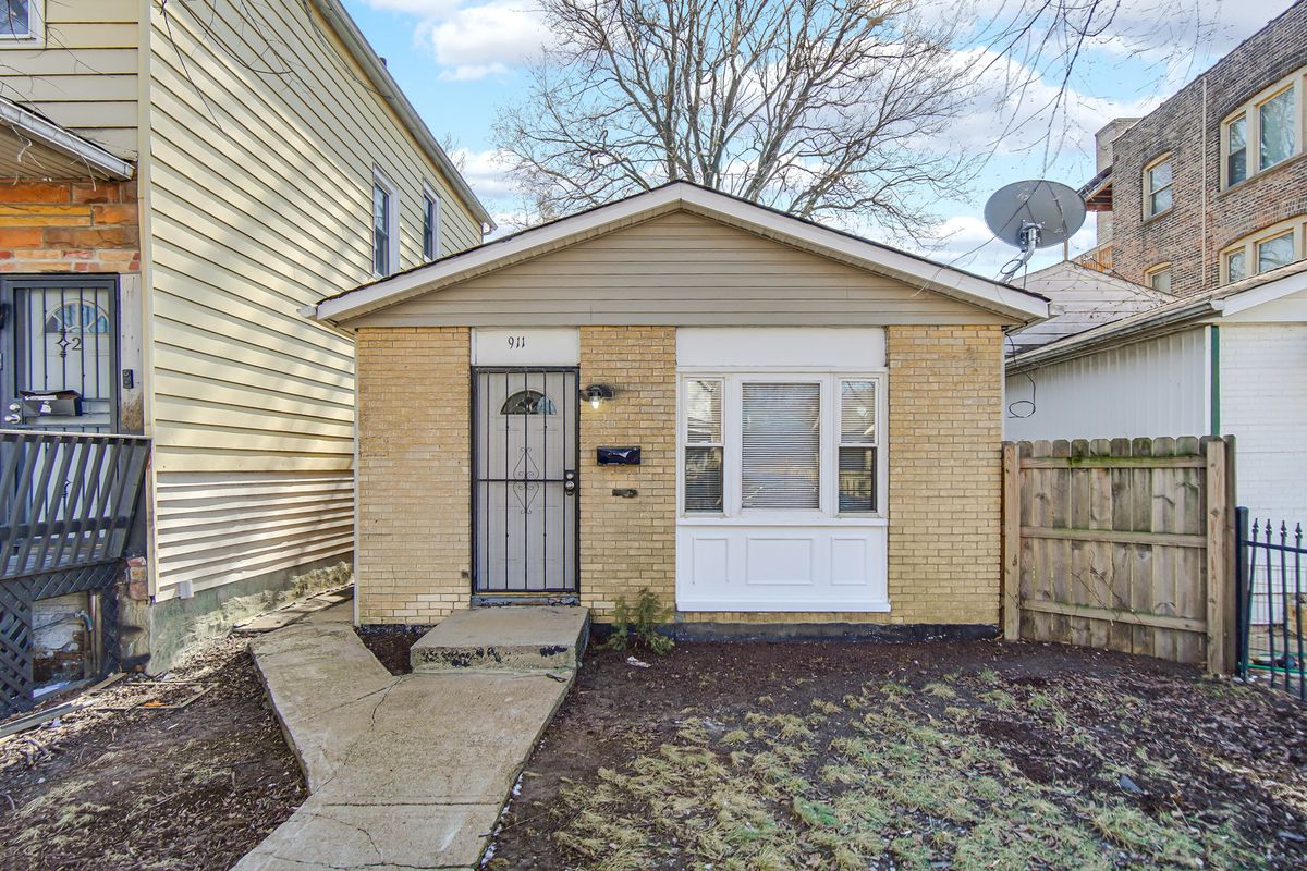 911 76th Street, Chicago, IL 60619