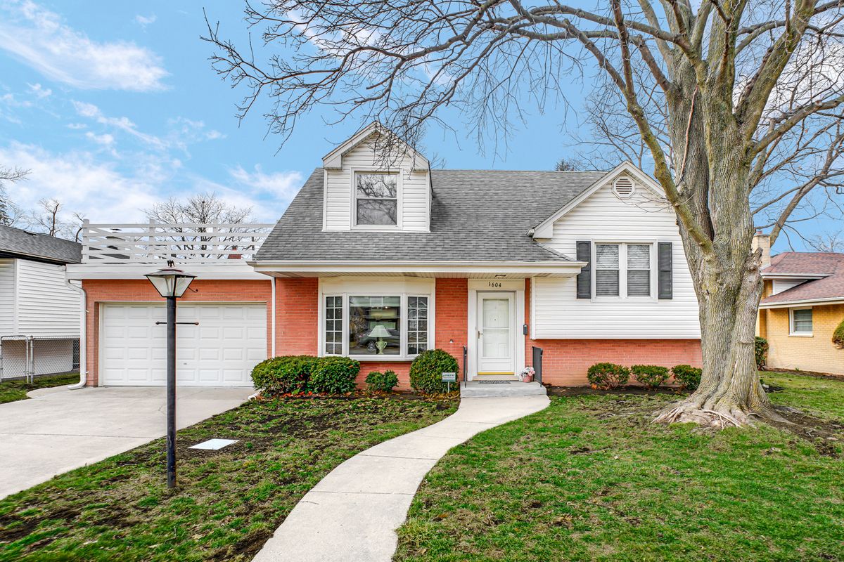 1604 Greenwood Avenue, Park Ridge, IL 60068