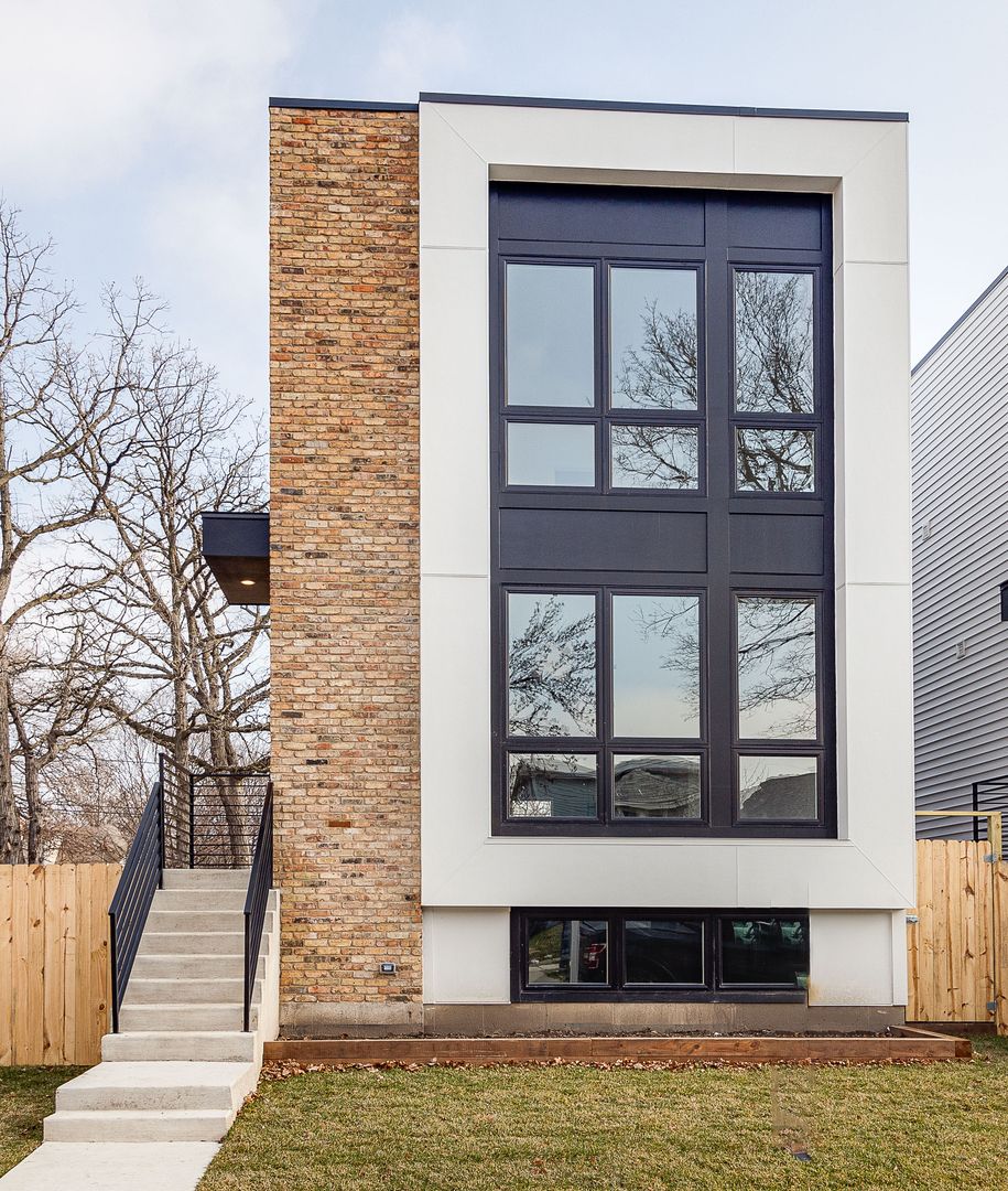 4938 Medill Avenue, Chicago, IL 60639