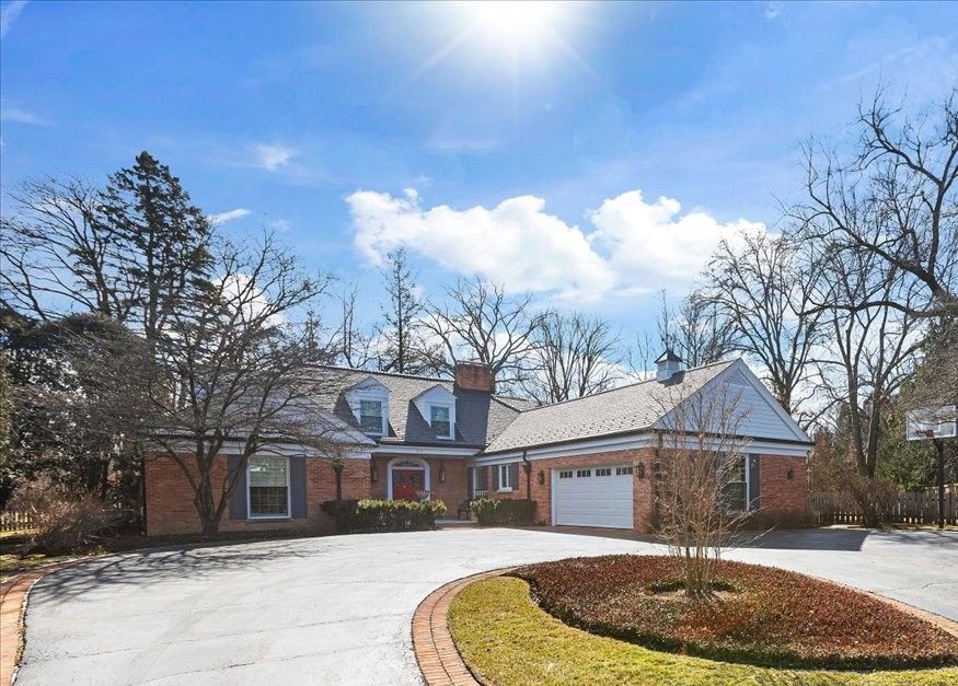 1115 Golfview Lane — Glenview, IL 60025