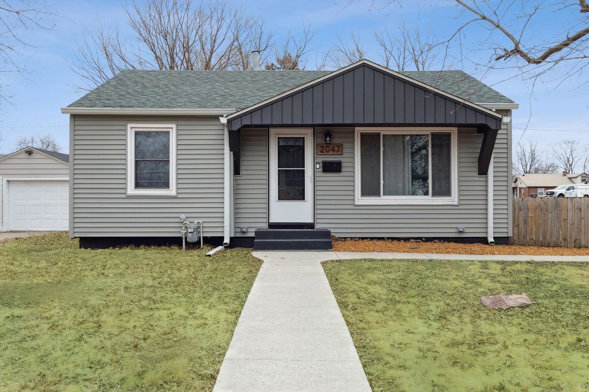 2047 32ND Street, Rock Island, IL 61201