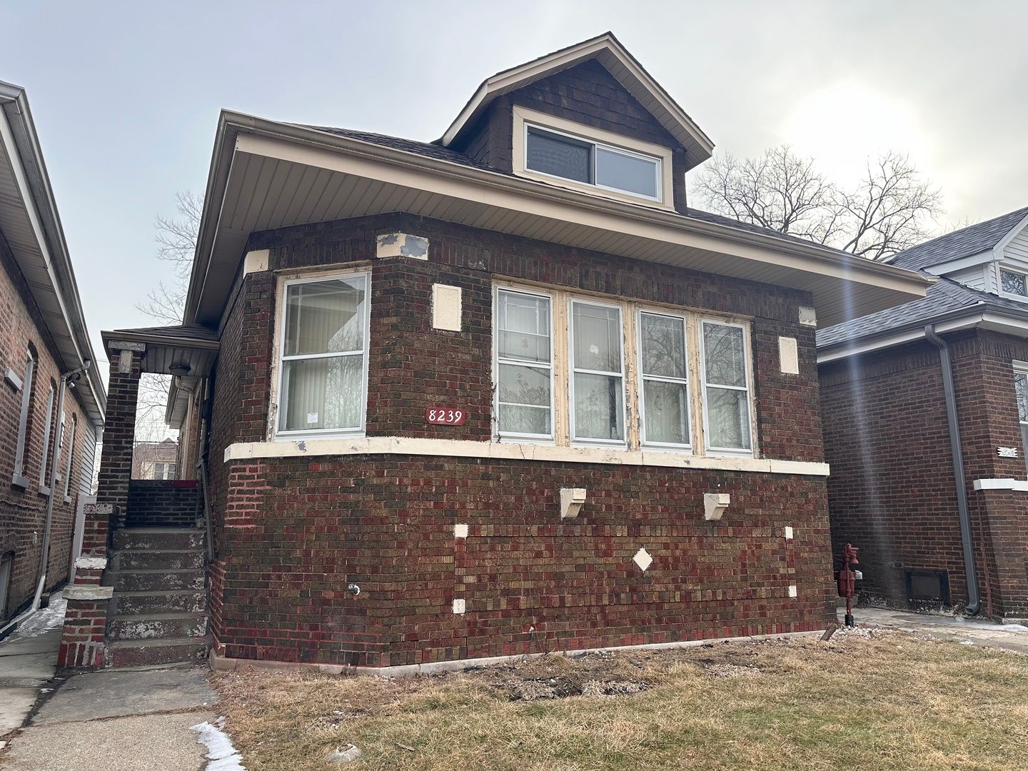 8239 S Kenwood Avenue — Chicago, IL 60619