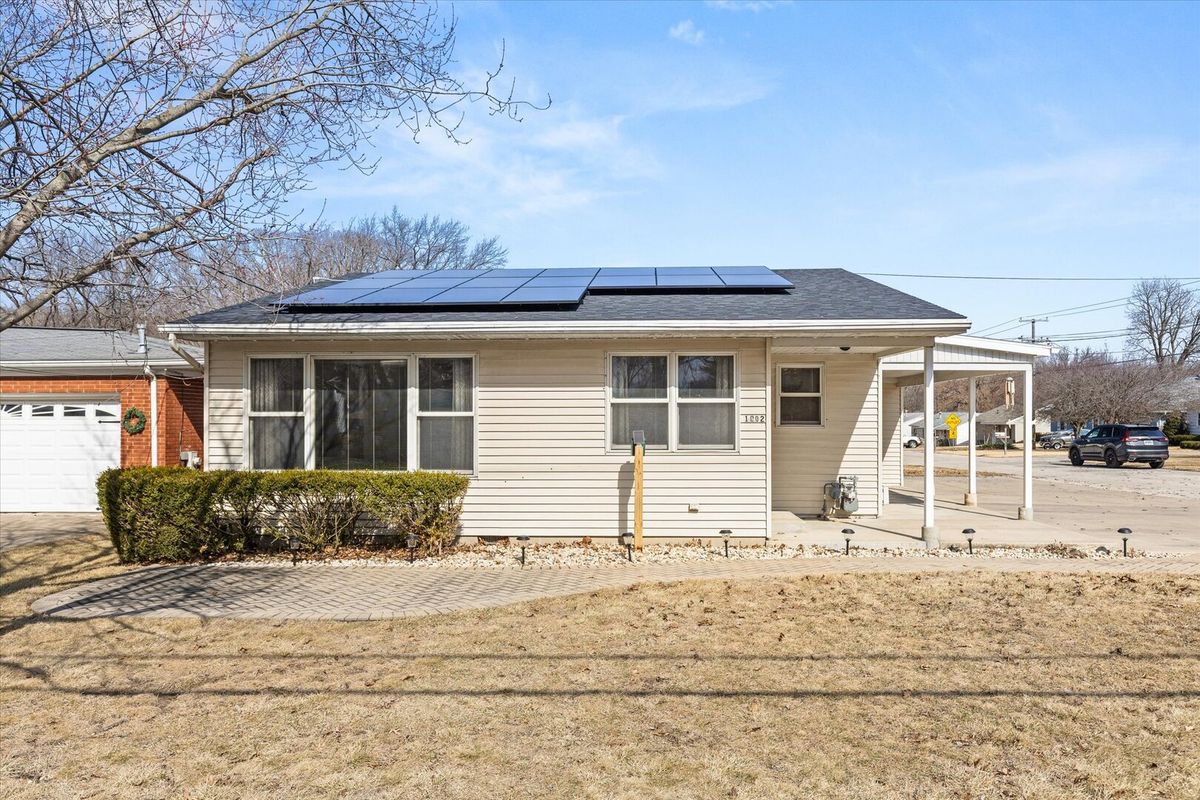 1002 Oakley Avenue, Streator, IL 61364