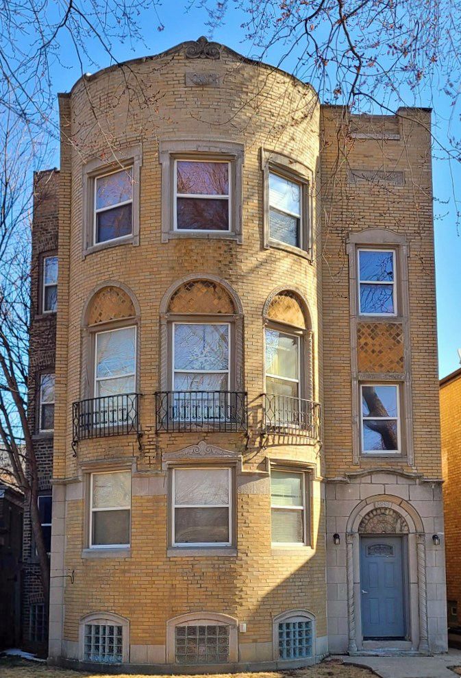 6551 Sacramento Avenue, Chicago, IL 60645