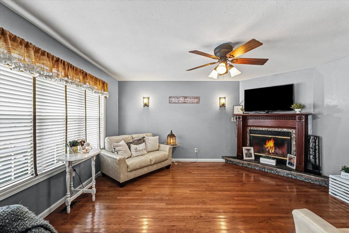 510 Winston Drive, St. Joseph, IL 61873