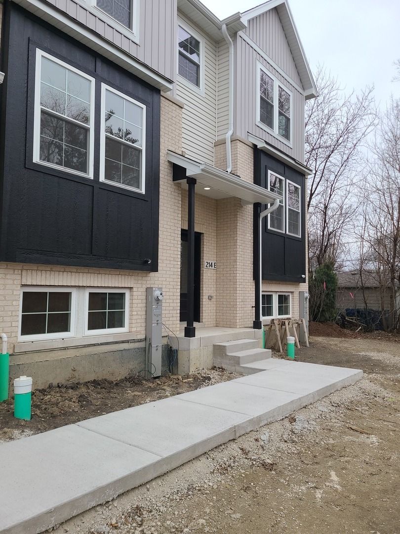 214 Walnut Street N #E — Bensenville, IL 60106
