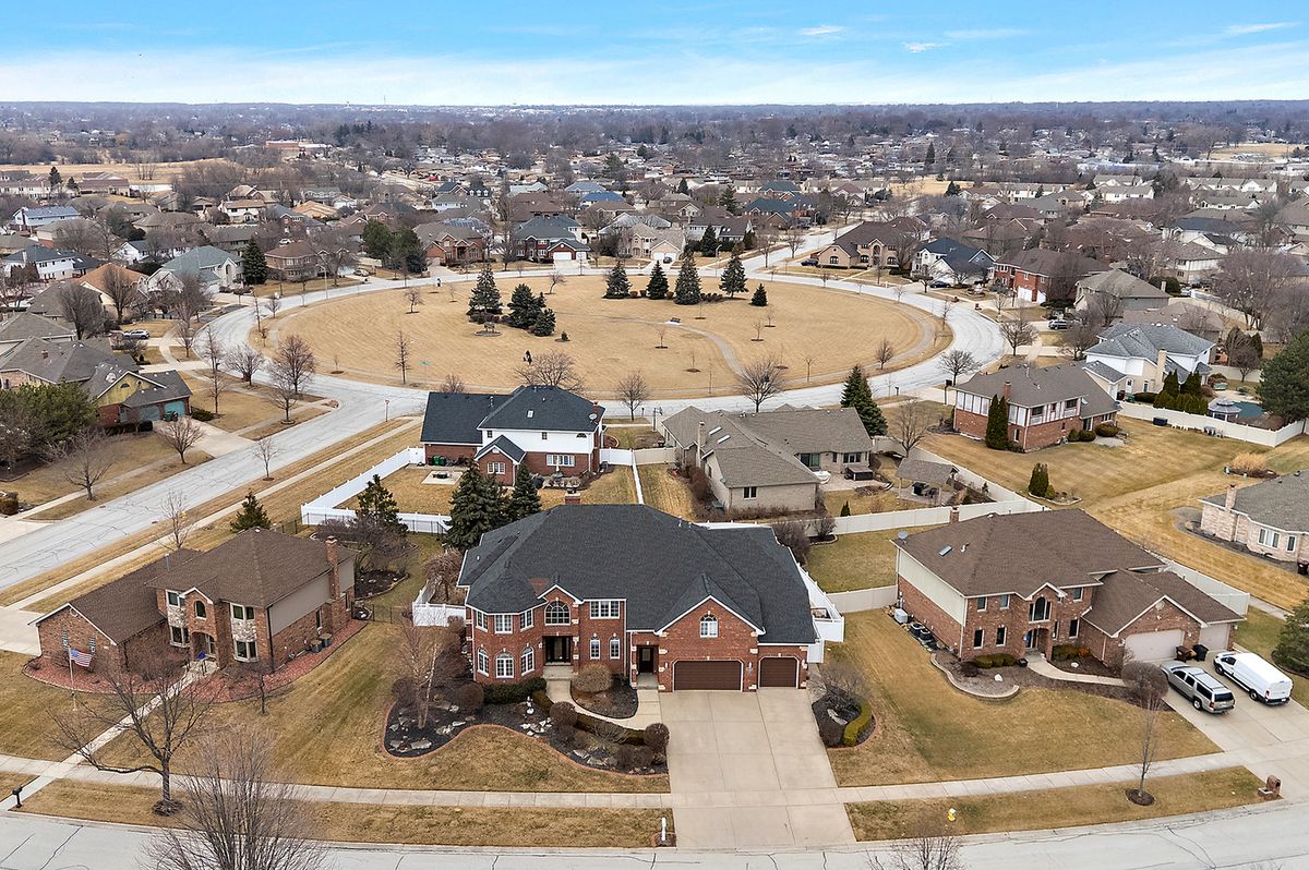 7832 Joliet Drive, Tinley Park, IL 60477