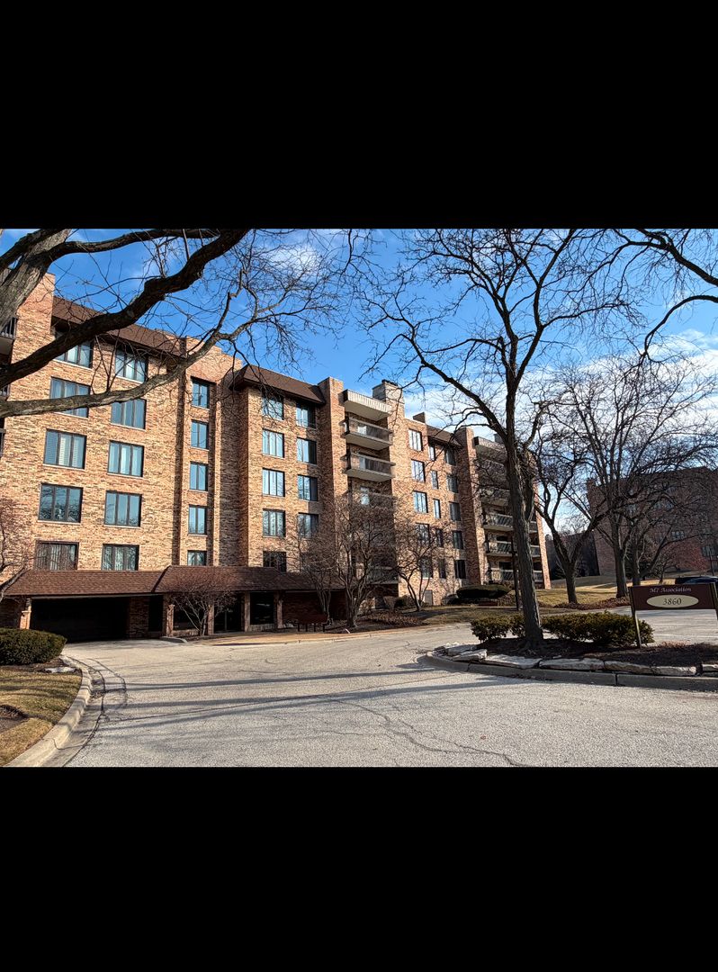 3860 Mission Hills Road, Northbrook, IL 60062