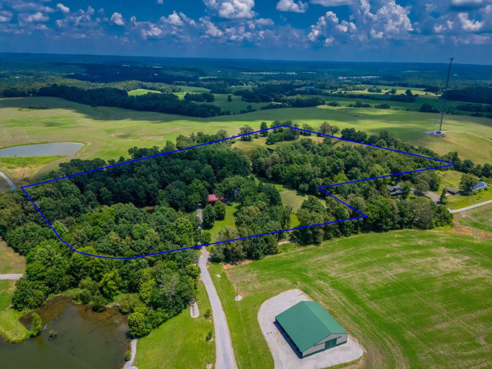 690 Ganntown Lane, Grantsburg, IL 62943