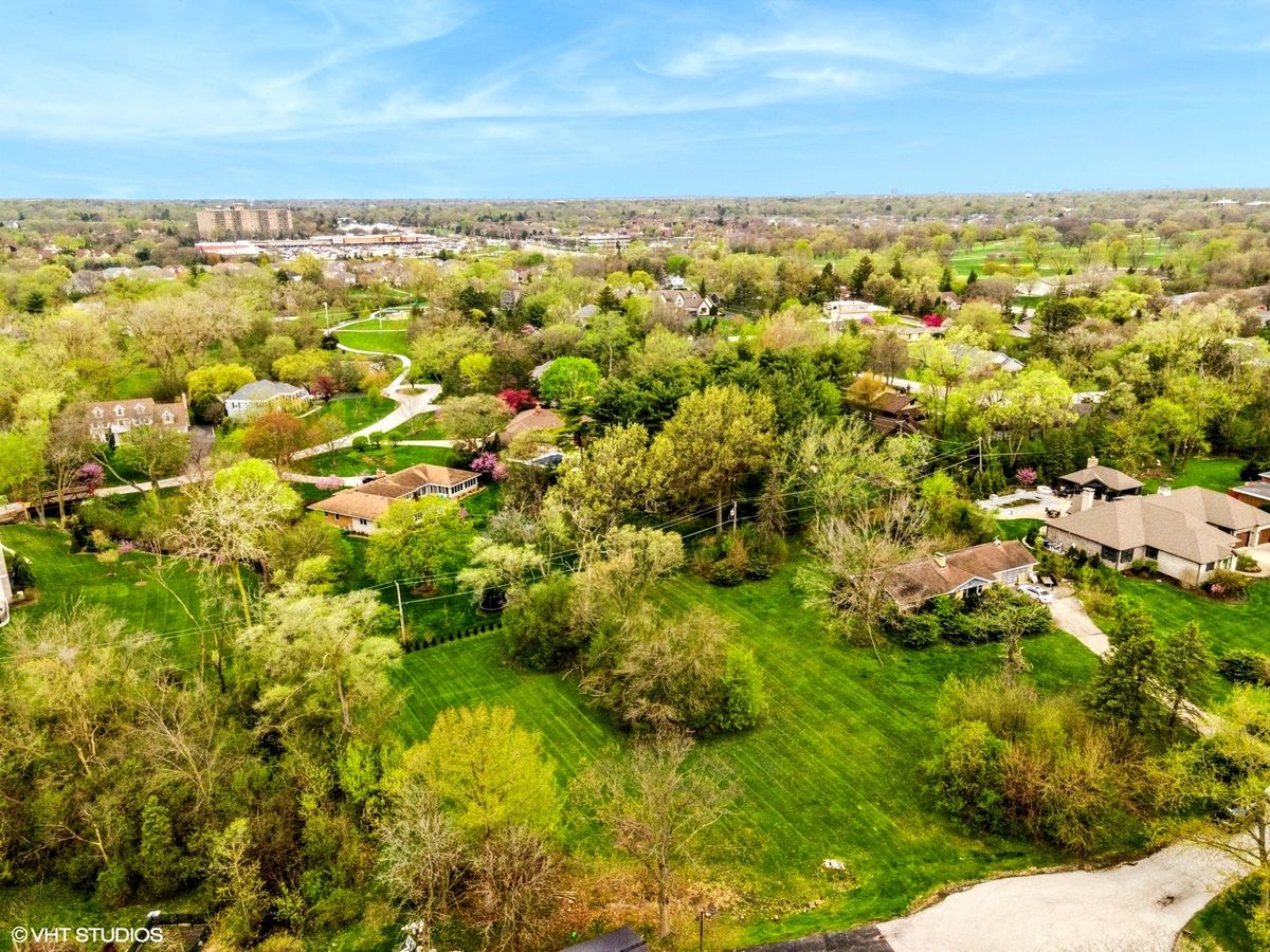 6420 Thurlow Street, Willowbrook, IL 60527