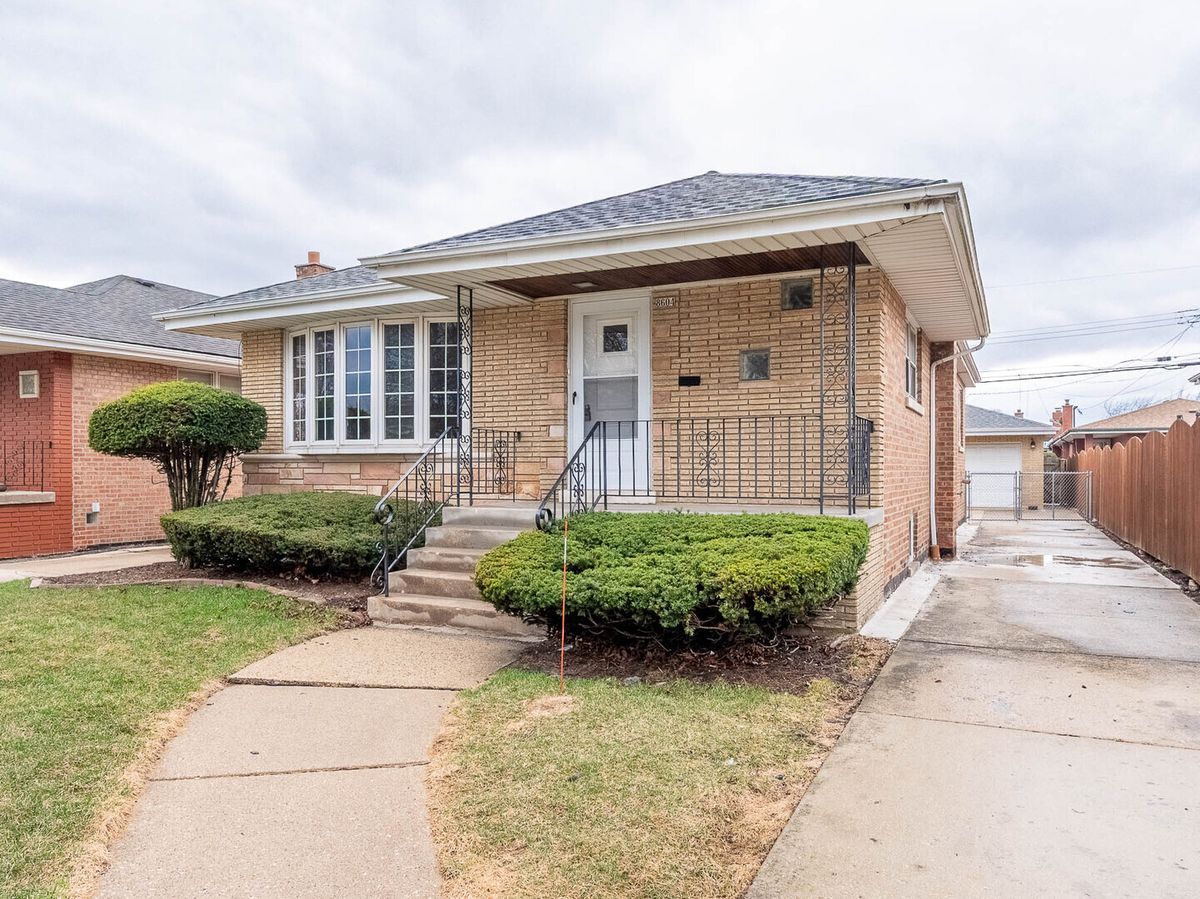 8604 Kenneth Avenue, Chicago, IL 60652