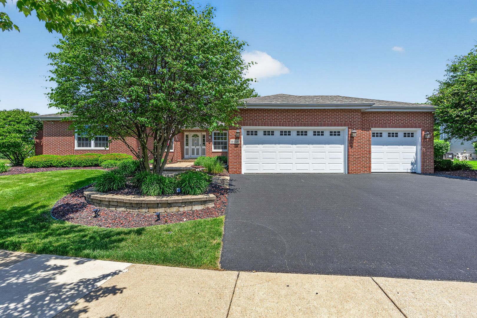 16946 Mohican Drive — Lockport, IL 60441