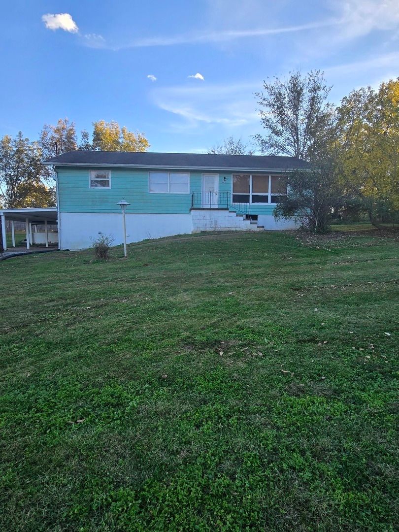 8650 Old Highway 13 — Murphysboro, IL 62966