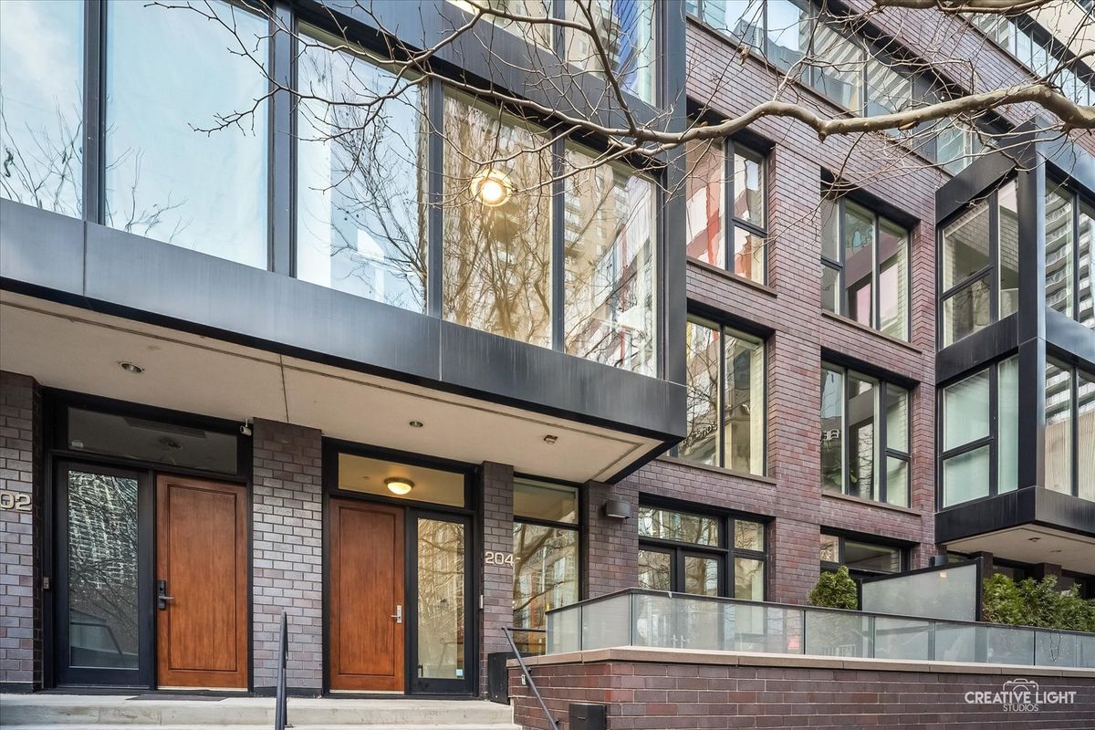 204 Park Drive, Chicago, IL 60601