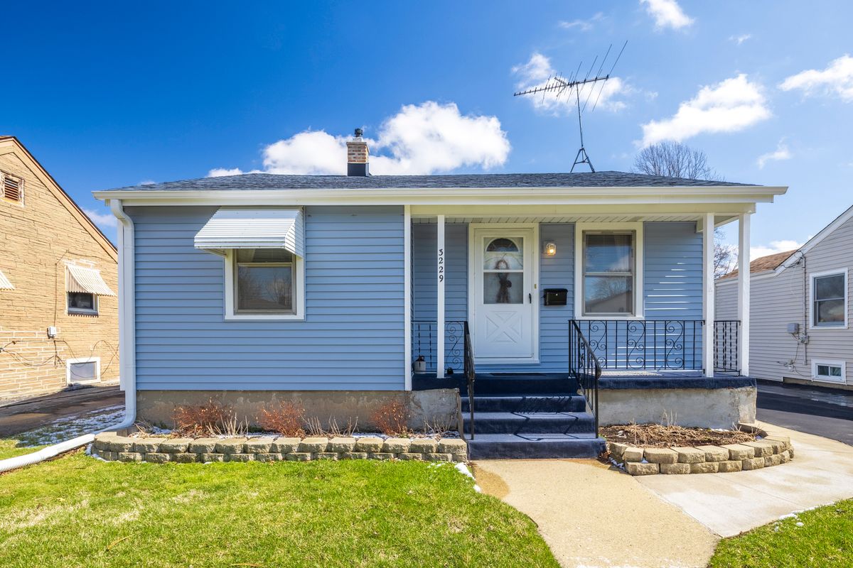 3229 Sangamon Street, Steger, IL 60475