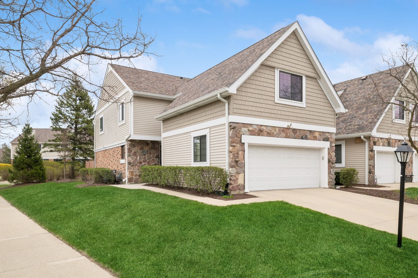 2553 Essex Drive — Northbrook, IL 60062