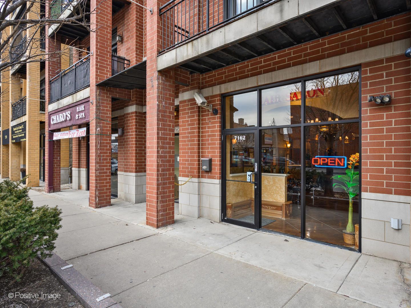 7162 W GRAND Avenue #1EW — Chicago, IL 60707