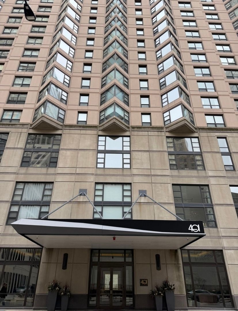 401 Ontario Street, Chicago, IL 60611