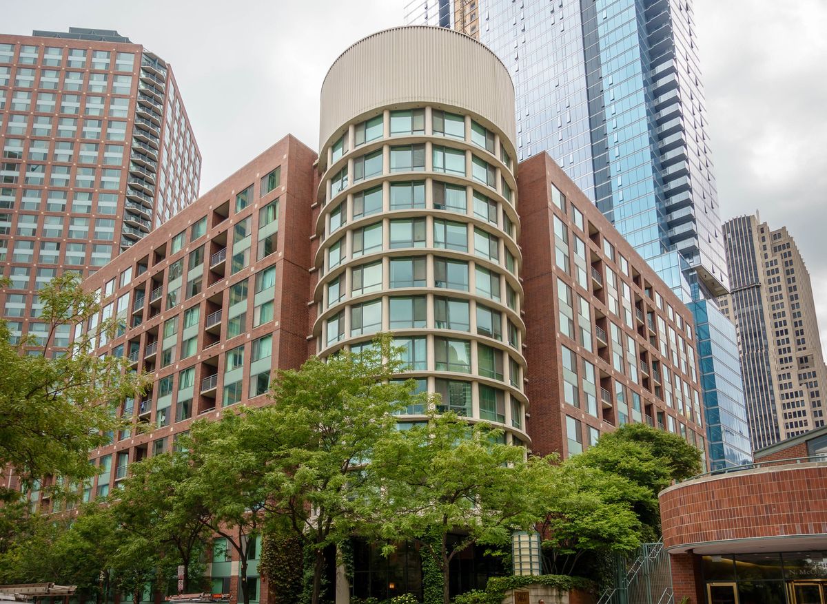 480 McClurg Court, Chicago, IL 60611