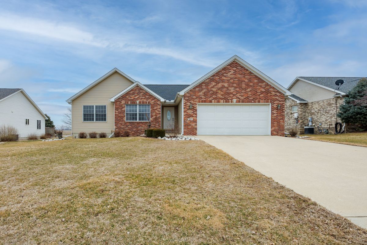 117 White Tail Street, Hudson, IL 61748