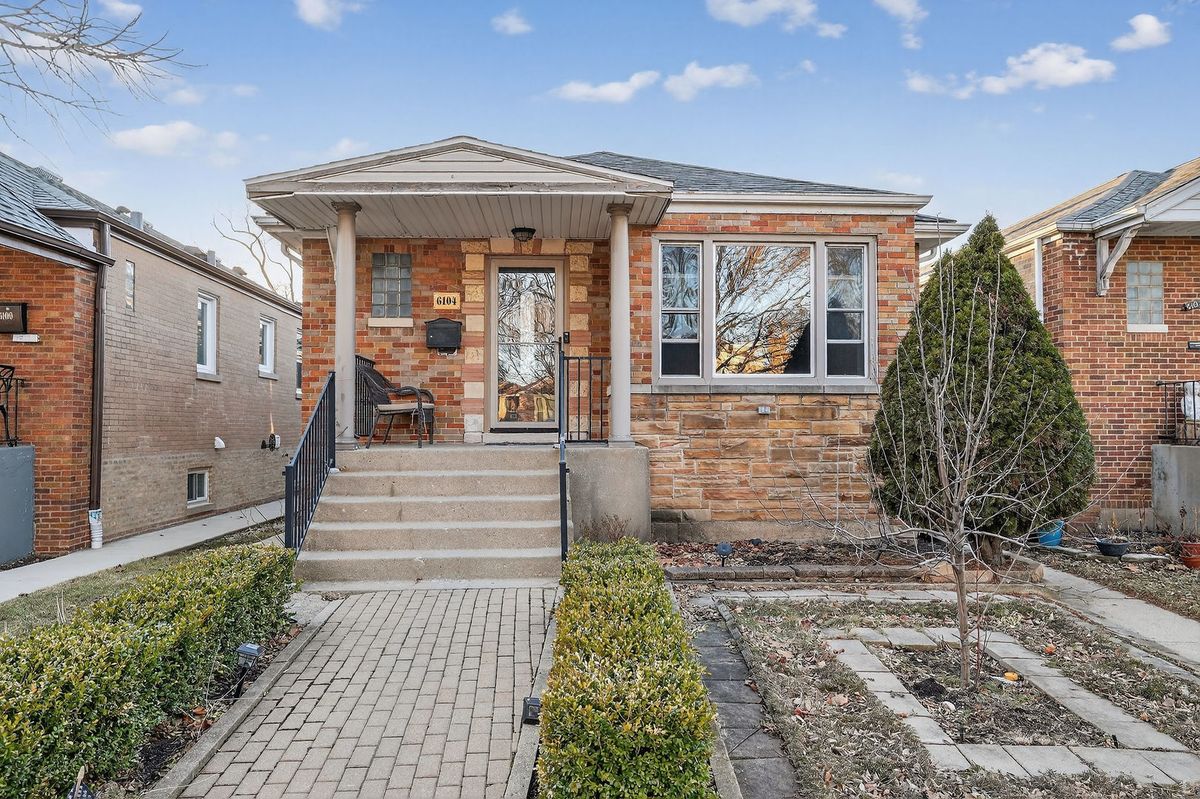 6104 KIMBALL Avenue, Chicago, IL 60659