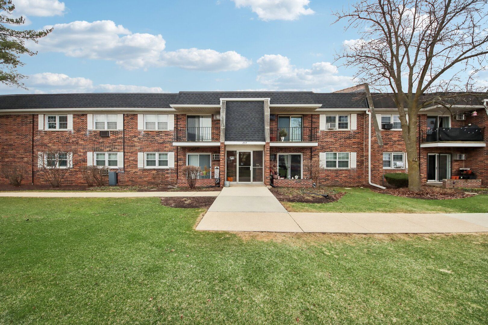 2419 Ogden Avenue #9 — Downers Grove, IL 60515