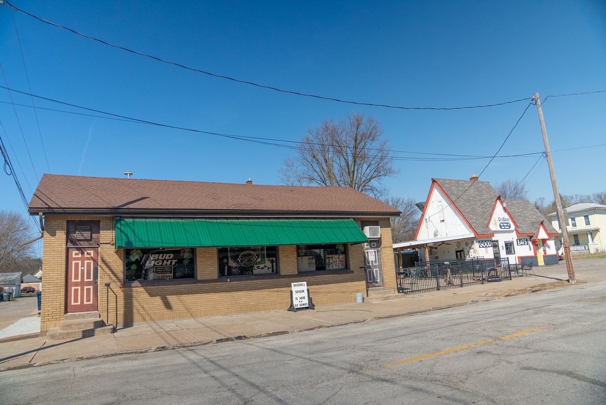 220 Pine Street, Davenport, IA 52802