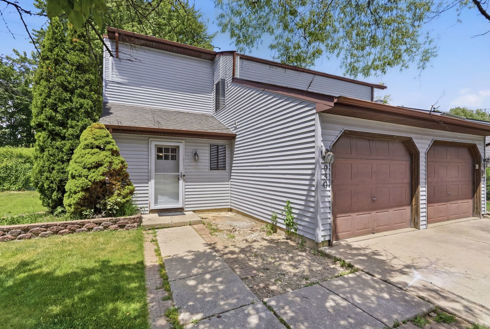 930 AUTUMN Lane — Aurora, IL 60505