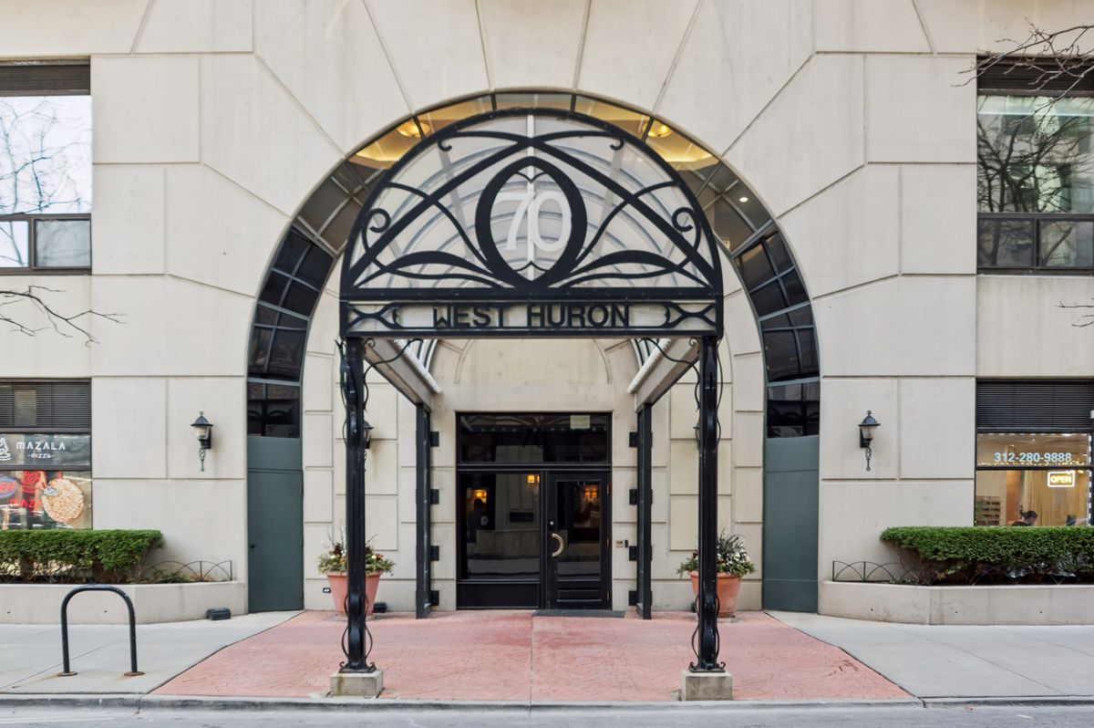 70 Huron Street, Chicago, IL 60654
