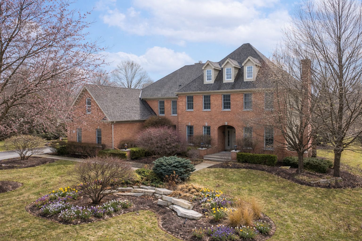 121 Boulder Drive — Lake In The Hills, IL 60156