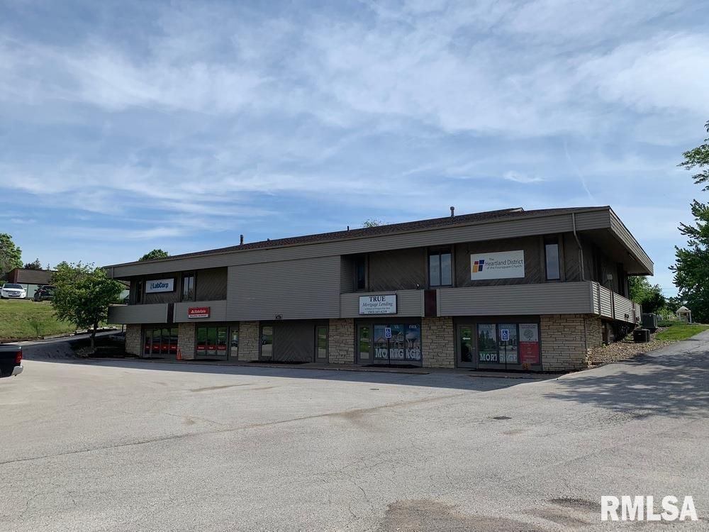 3625 UTICA RIDGE Road #B — Bettendorf, IA 52722