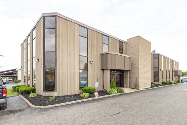 6428 Joliet Road #103 — Countryside, IL 60525