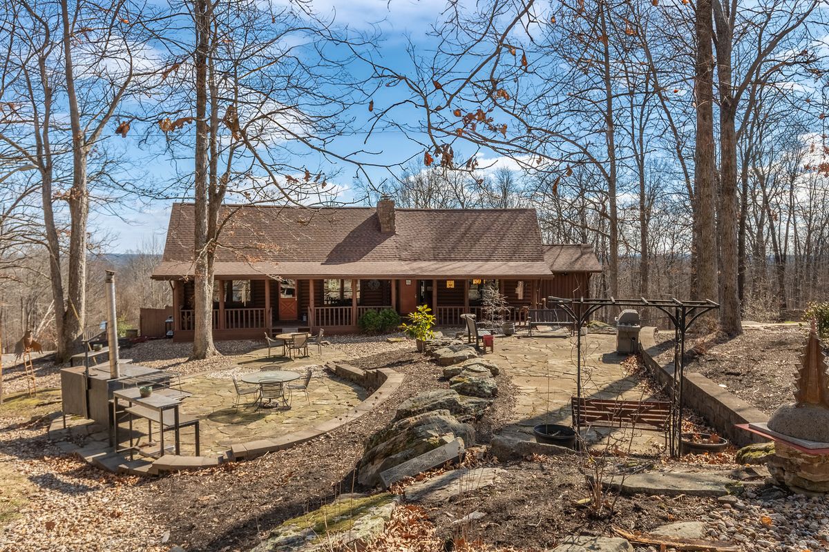 1425 Skyline Drive, Cobden, IL 62920