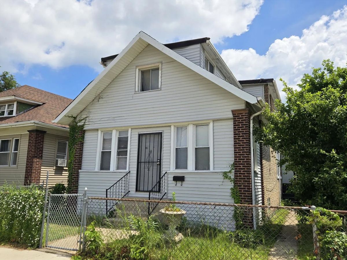 8151 Bennett Avenue, Chicago, IL 60617