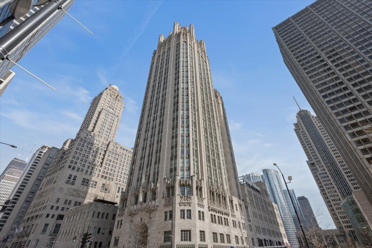 435 N Michigan Avenue #412 — Chicago, IL 60611