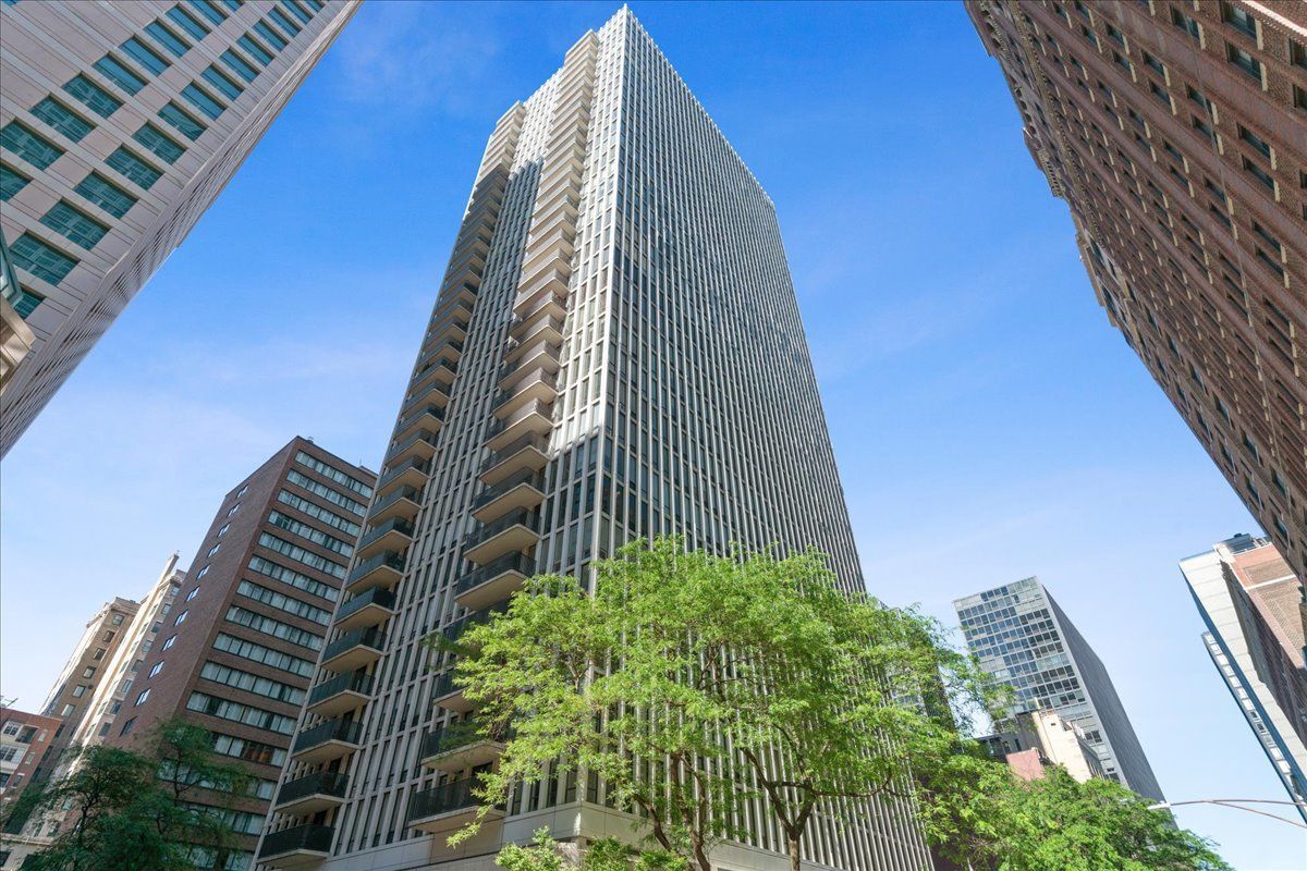 200 DELAWARE Place, Chicago, IL 60611