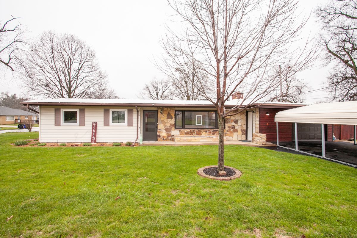 1114 Lafayette Street, Bloomington, IL 61701