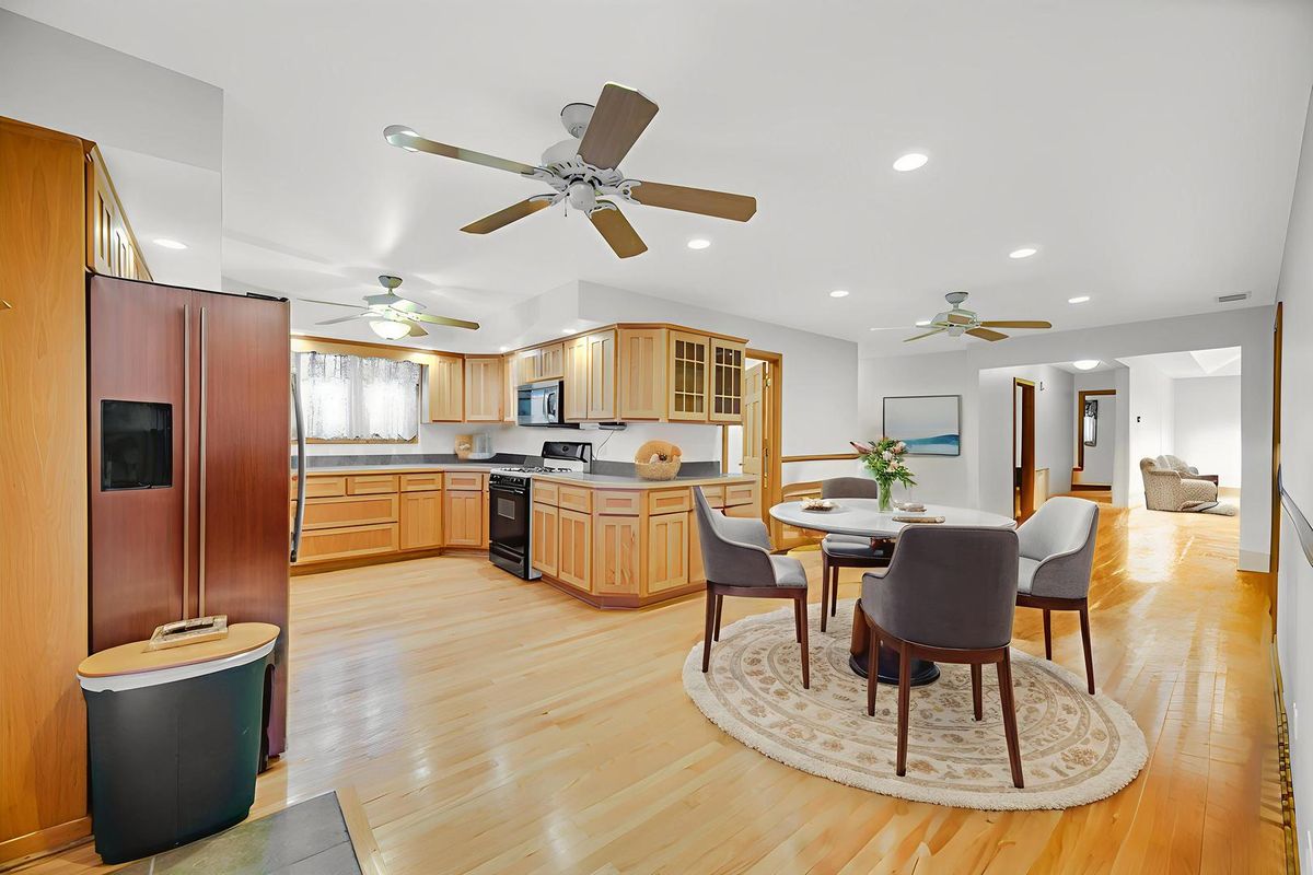 2606 W Walter Zimny Drive, Posen, IL 60469