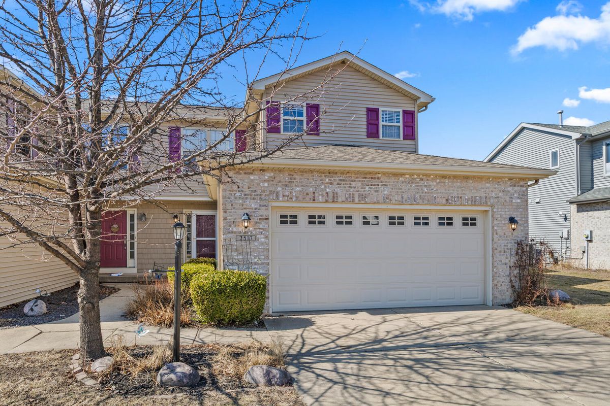 2517 PEMBROOK Point, Champaign, IL 61821