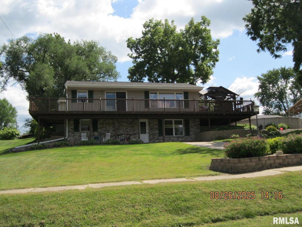 301 Church St Street, Albany, IL 61230