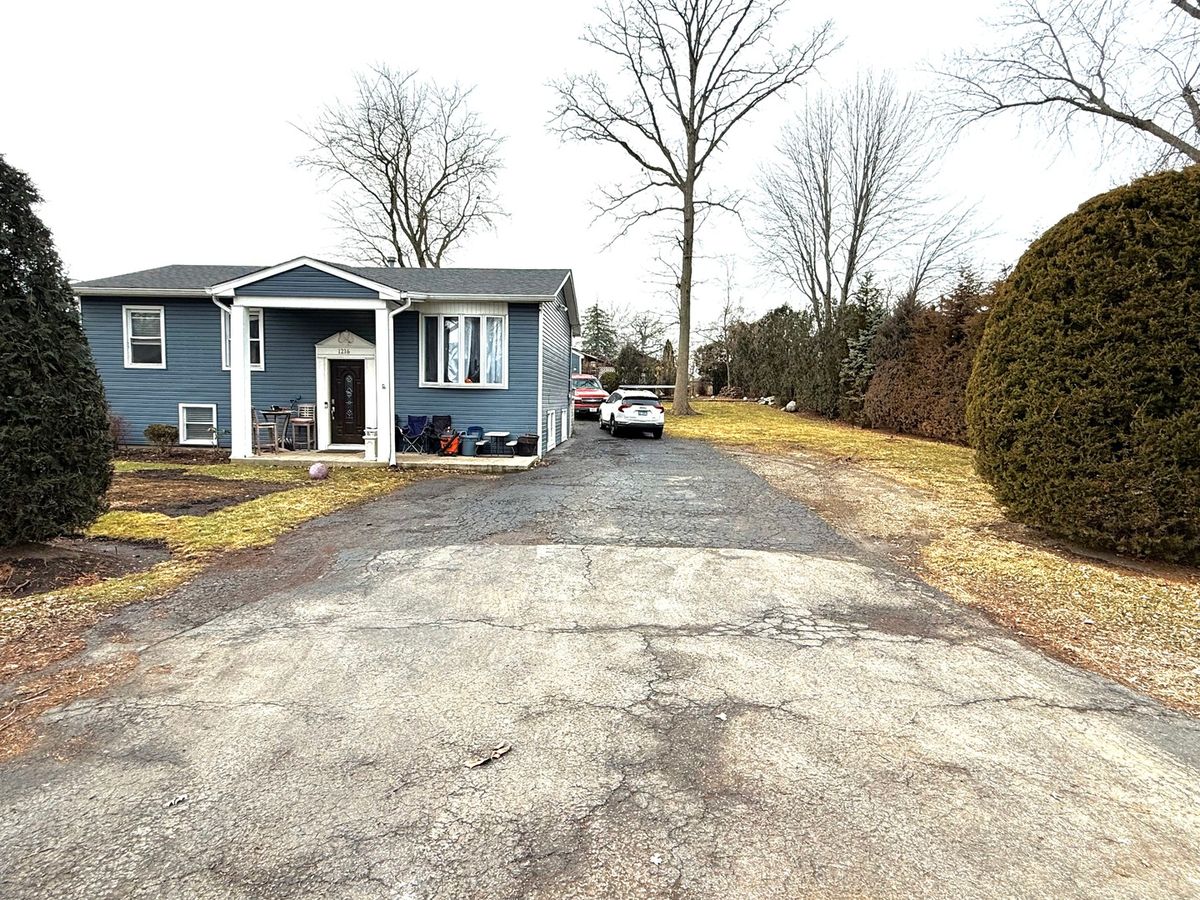 1216 Lakeshore Drive, Round Lake Beach, IL 60073