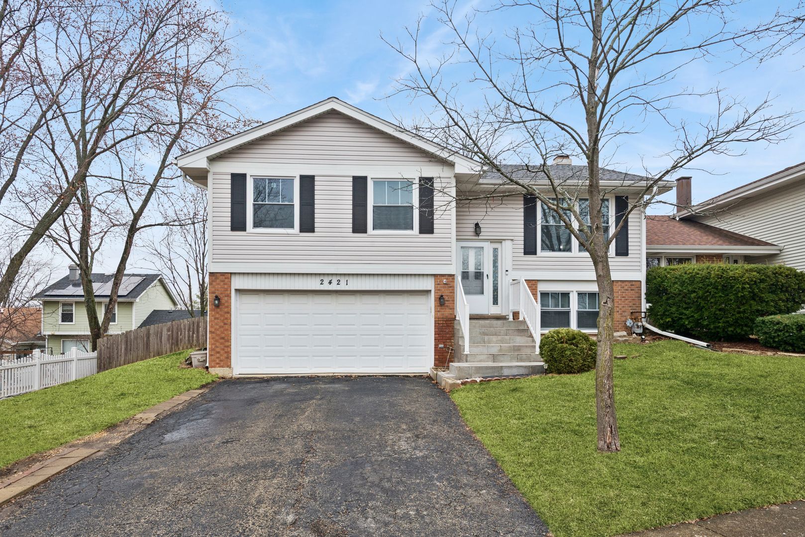 2421 Royal Drive #1 — Lombard, IL 60148