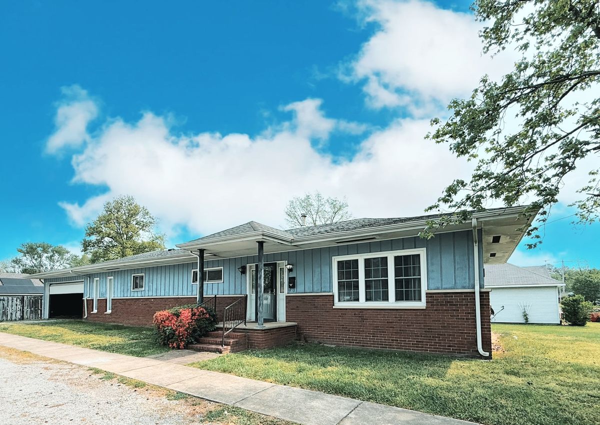 1401 St Louis Street, West Frankfort, IL 62896