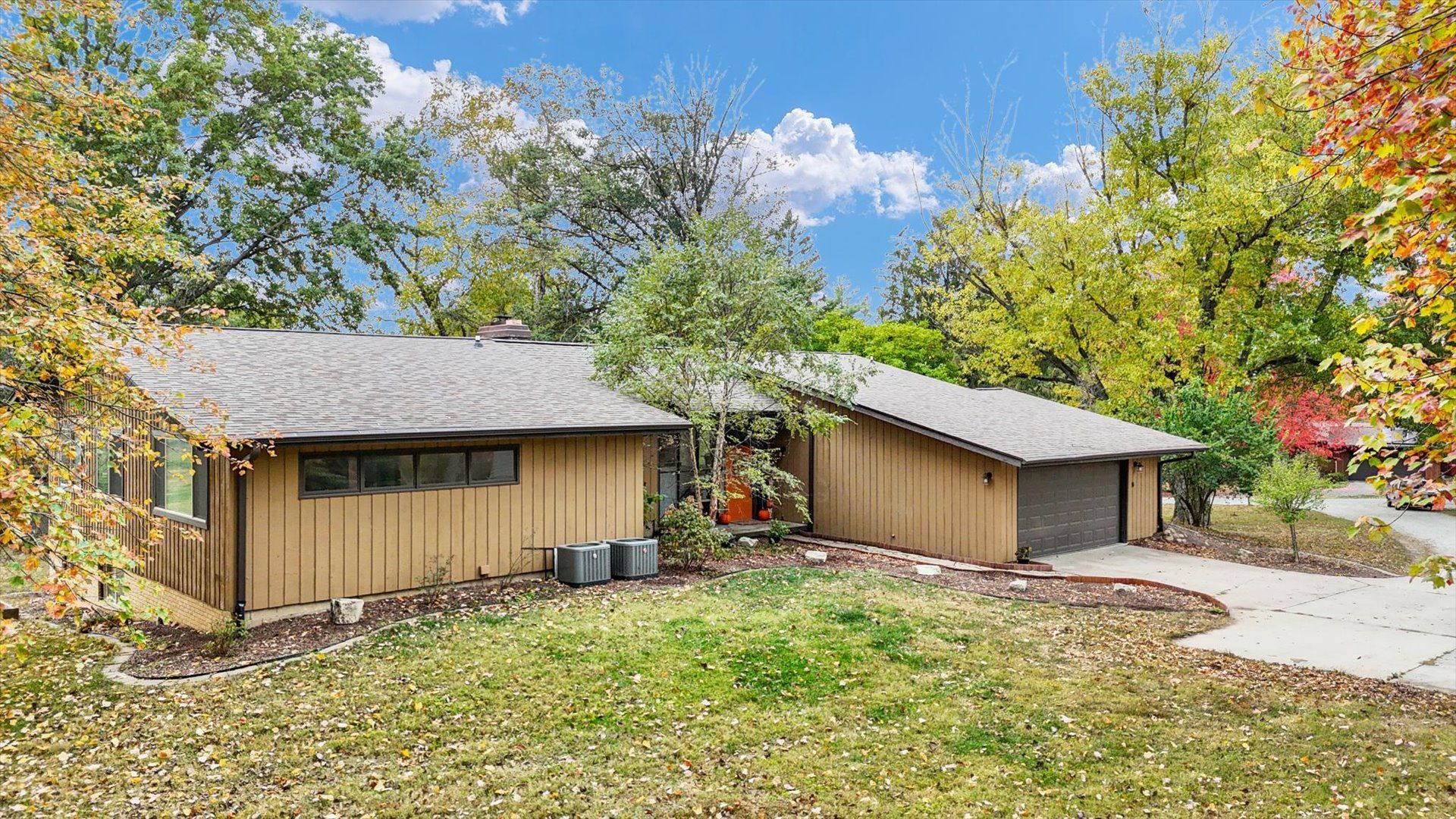 1010 Parkview Drive — Mahomet, IL 61853