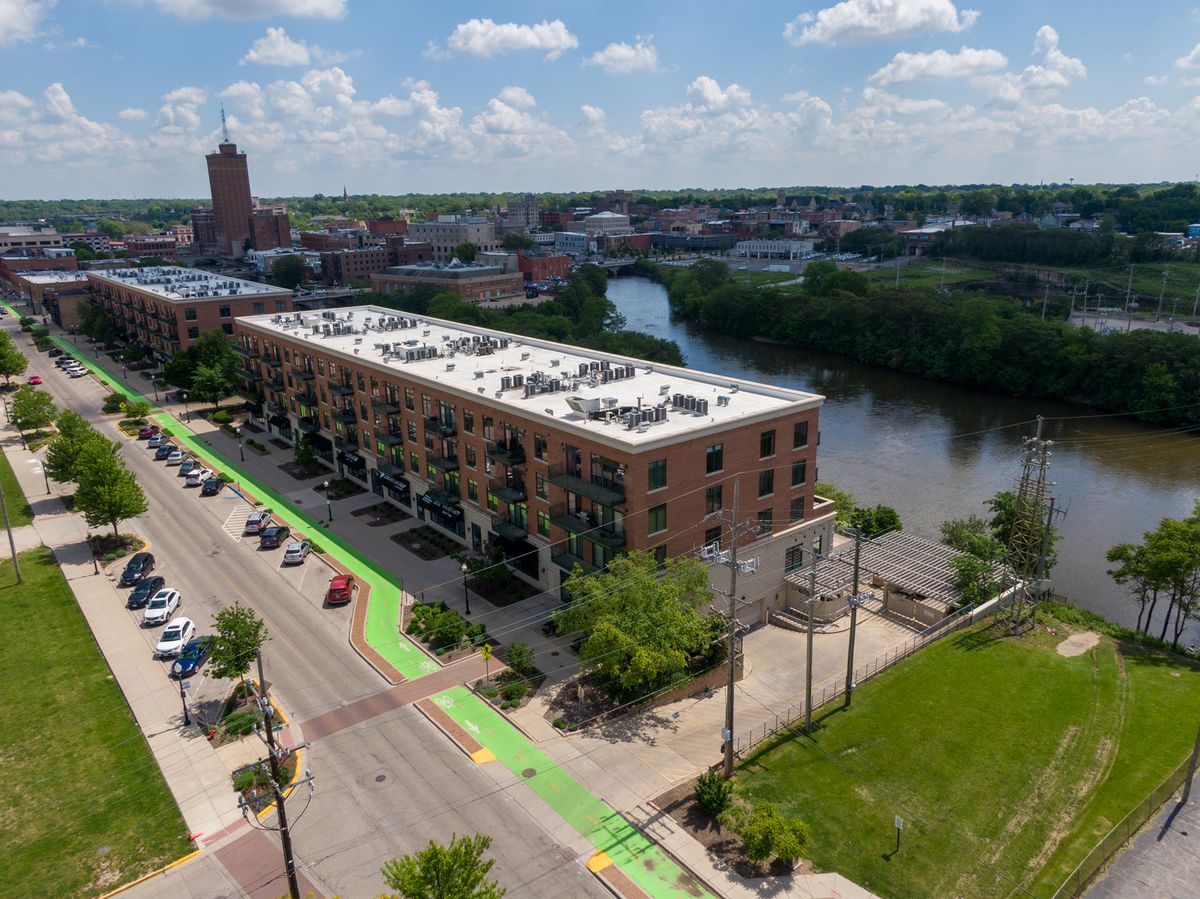 160 River Street, Aurora, IL 60506