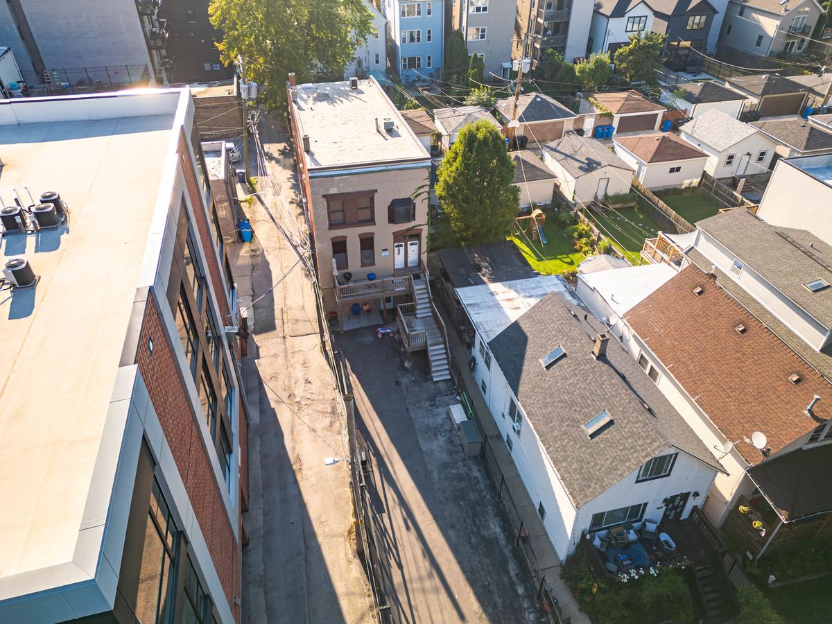 2014 Whipple Street, Chicago, IL 60647