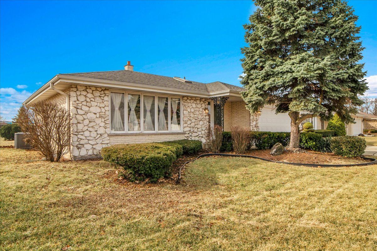 7631 Chestnut Drive — Orland Park, IL 60462