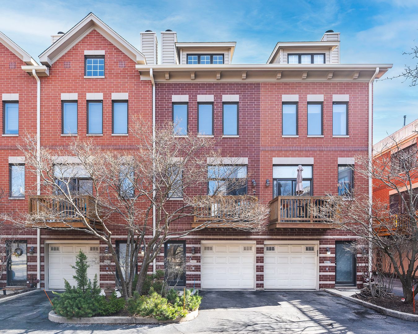 1801 W Winnemac Avenue #F — Chicago, IL 60640