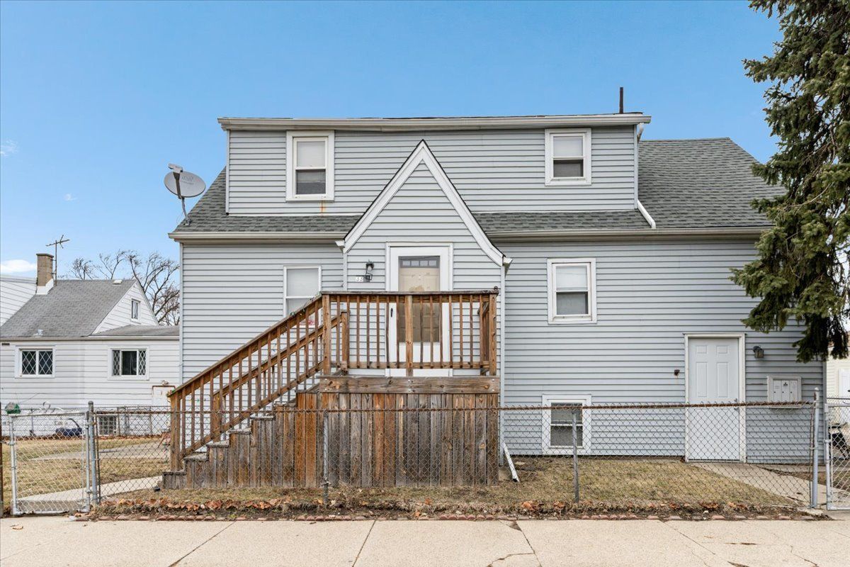 3301 Ozanam Avenue — Chicago, IL 60634