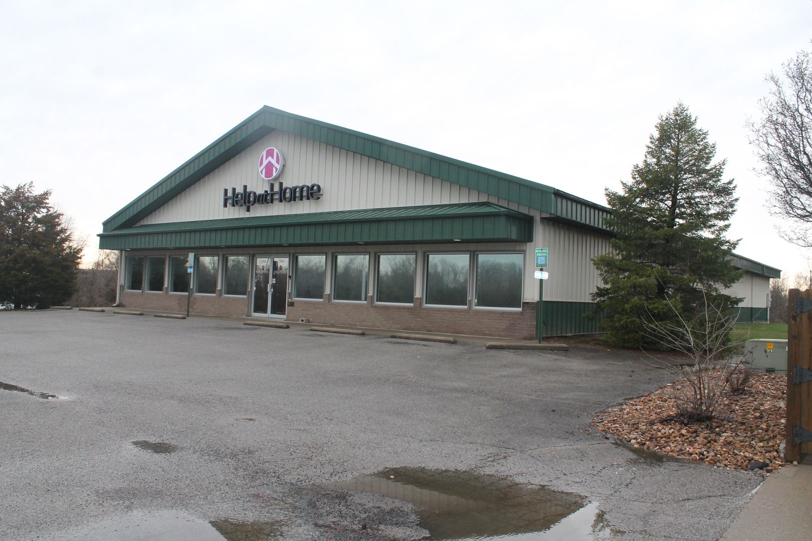 1350 E Mall Drive — Carbondale, IL 62901